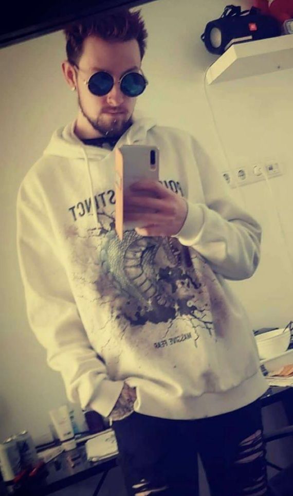 Eyzi1999